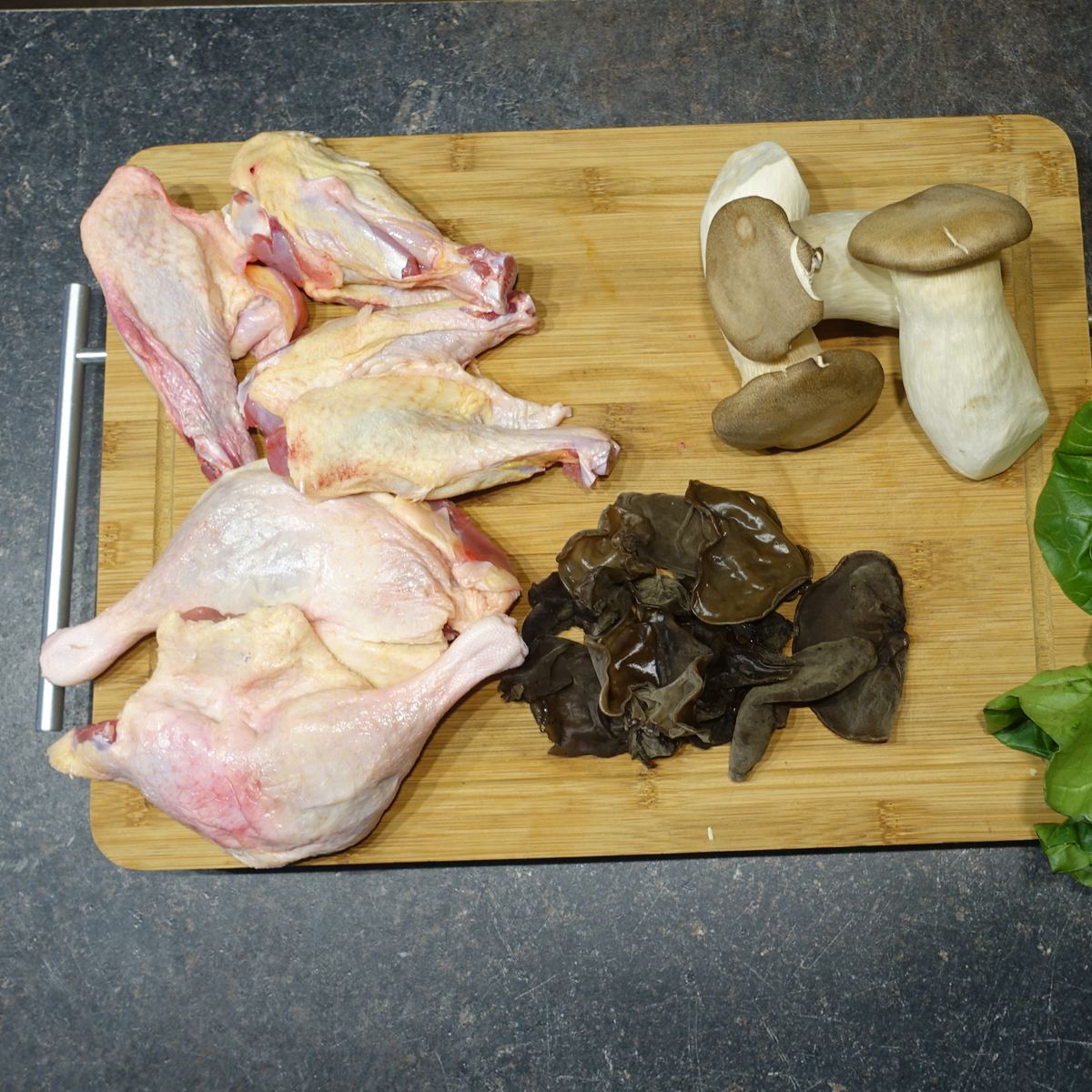 Ente auf Kürbis mit Kräuterseitling und Mu-Err