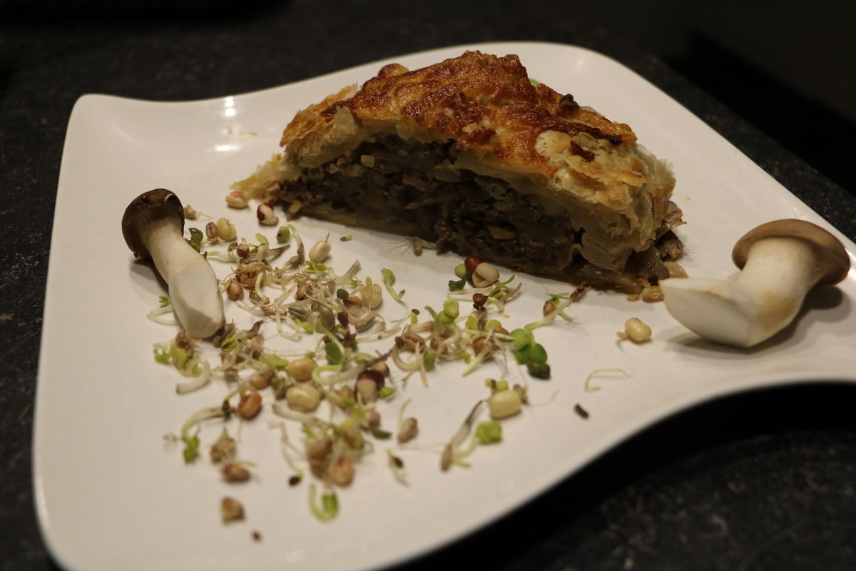 Pastete von Waldpilzen aus dem Römertopf